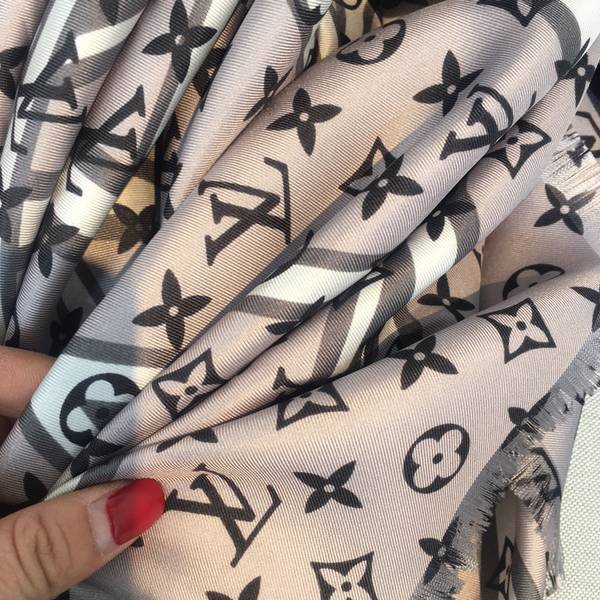 Louis Vuitton Scarf LVC00536